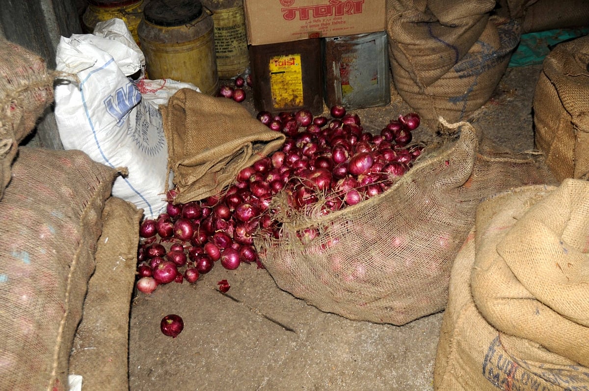 अफगानिस्तान से आयात में रुकावट की अफवाहों के चलते  प्याज के दाम में फिर तेजी, दिल्ली में सीजन उच्च स्तर पर थोकभाव