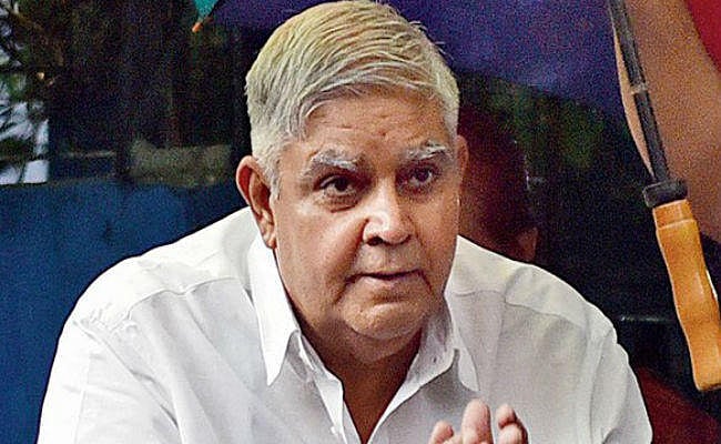 गृह मंत्री अमित शाह से मिले तृणमूल कांग्रेस के सांसद, राज्यपाल को हटाने की मांग