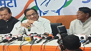 झारखंड पहुंचे चिदंबरम बीजेपी पर बरसे, बोले- नाकाबिल रघुवर सरकार को सत्ता से बाहर करना ही होगा