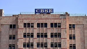 CBSE परीक्षा 2020: 10वीं और 12वीं बोर्ड परीक्षा का कार्यक्रम जारी, 15 फरवरी से पेपर शुरू, देखें पूरी डेटशीट