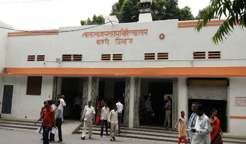 यूपी: एसपी कार्यालय के बाहर खुद को आग लगाने वाली रेप पीड़िता की अस्पताल में मौत, पुलिस पर लगाए थे गंभीर आरोप