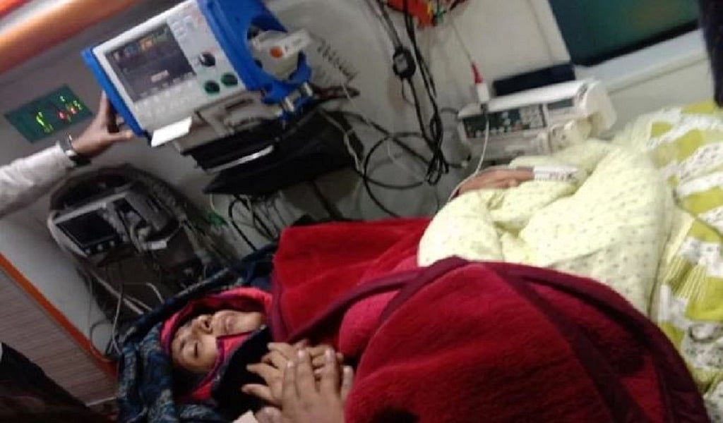 अनशन पर बैठीं दिल्ली महिला आयोग की अध्यक्ष स्वाति मालीवाल की बिगड़ी तबीयत, अस्पताल में कराया गया भर्ती