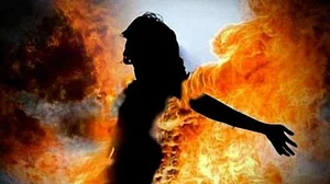 त्रिपुरा में हैदराबाद जैसी घटना, नाबालिग से महीनों तक दुष्कर्म के बाद जिंदा जलाया
