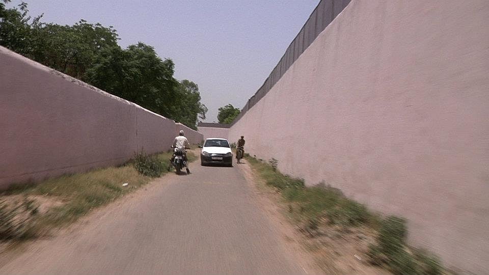 निर्भया कांड : तिहाड़ में ‘फांसी-घर’ तैयार, मुजरिमों पर पाबंदियां बढ़ी, चौथे हत्यारे को भी तिहाड़ लाया गया