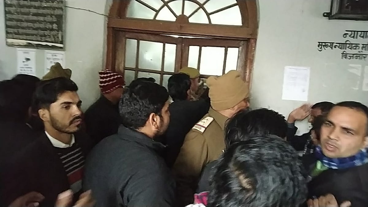 बिजनौर कांड: भरी कोर्ट में हत्‍या मामले में 18 पुलिसकर्मी सस्‍पेंड, मर्डर करने वाले ने कहा-मिल गया इंसाफ