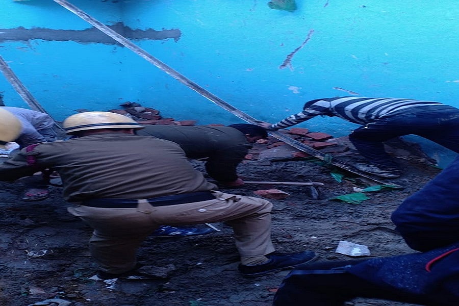दिल्ली: कोचिंग सेंटर की निर्माणाधीन छत गिरने से कोहराम, 4 छात्रों समेत 5 लोगों की मौत, 13 अस्पताल में भर्ती