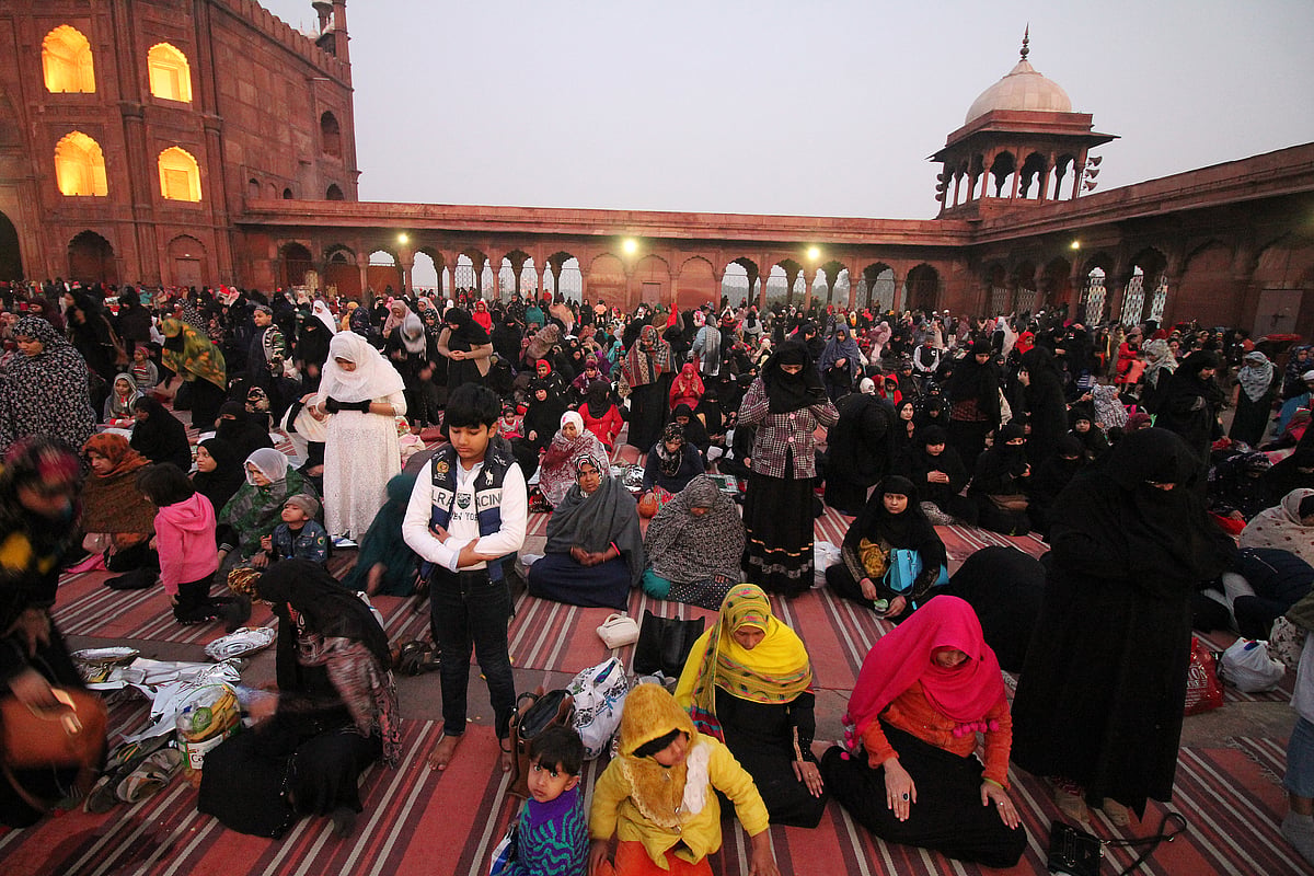 सीएए विरोध के लिए रोजा रखकर जामा मस्जिद में मांगी गई दुआएं, भारी संख्या में महिलाओं ने किया विरोध प्रदर्शन