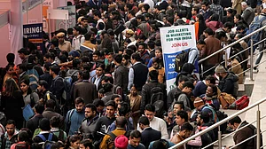 बजट 2020ः अभूतपूर्व बेरोजगारी संकट के हल की उम्मीद बेमानी, मोदी सरकार अपना हर कार्ड खेल चुकी
