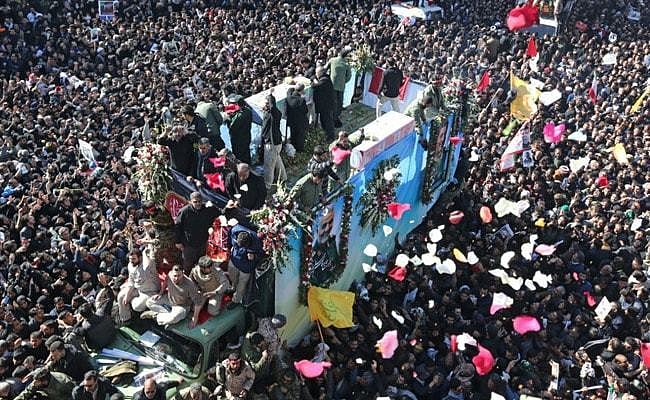 अमेरिकी हमले में मारे गए ईरान के कमांडर  सुलेमानी के जनाजे में  भगदड़, 35 लोगों की मौत, रोते-बिलखते दिखे लोग