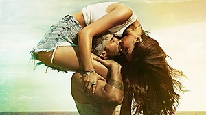 सिनेजीवन: ‘मलंग’ के नये पोस्टर ने लगाई आग और अजय बोले- ‘सूर्यवंशी’ में छिपा ‘सिंघम 3’ का संकेत