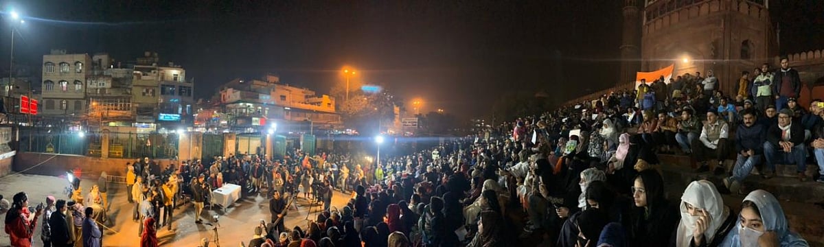 सीएए विरोध: आंदोलनकारियों ने जामा मस्जिद की सीढ़ियों पर याद किया 18 जनवरी का महात्मा गांधी का उपवास