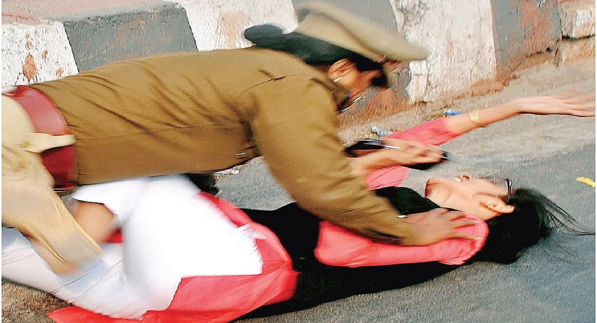  योगीराज में पुलिस से भी खतरनाक हैं पुलिस मित्र