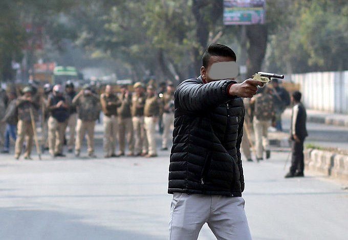 जामिया फायरिंग पर रिपब्लिक ने बोला झूठ, अर्णब ने माफी तो मांगी, लेकिन लिखते रहे ‘न उकसाओ भारत को’