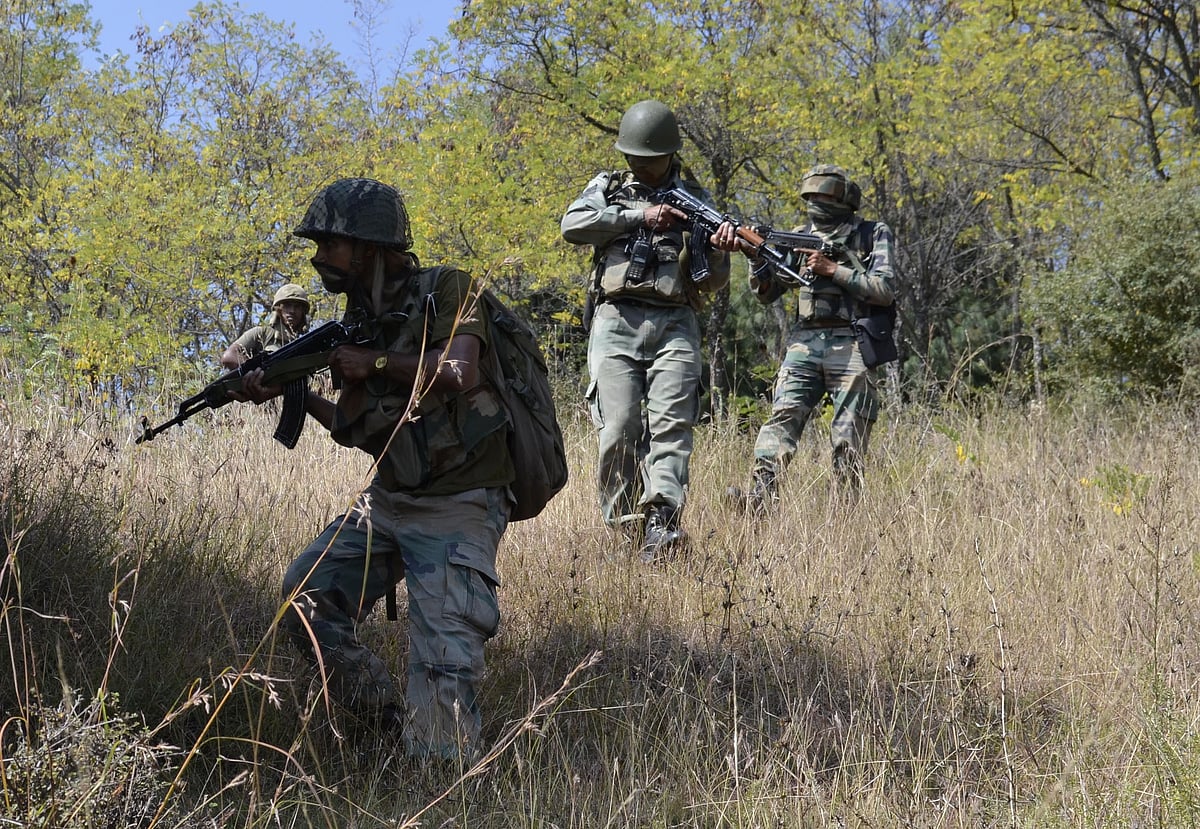 जम्मू-कश्मीर: नए साल पर भी घाटी में हरकतों से बाज नहीं आए आतंकी, नौशेरा में सर्च ऑपरेशन के दौरान दो जवान शहीद