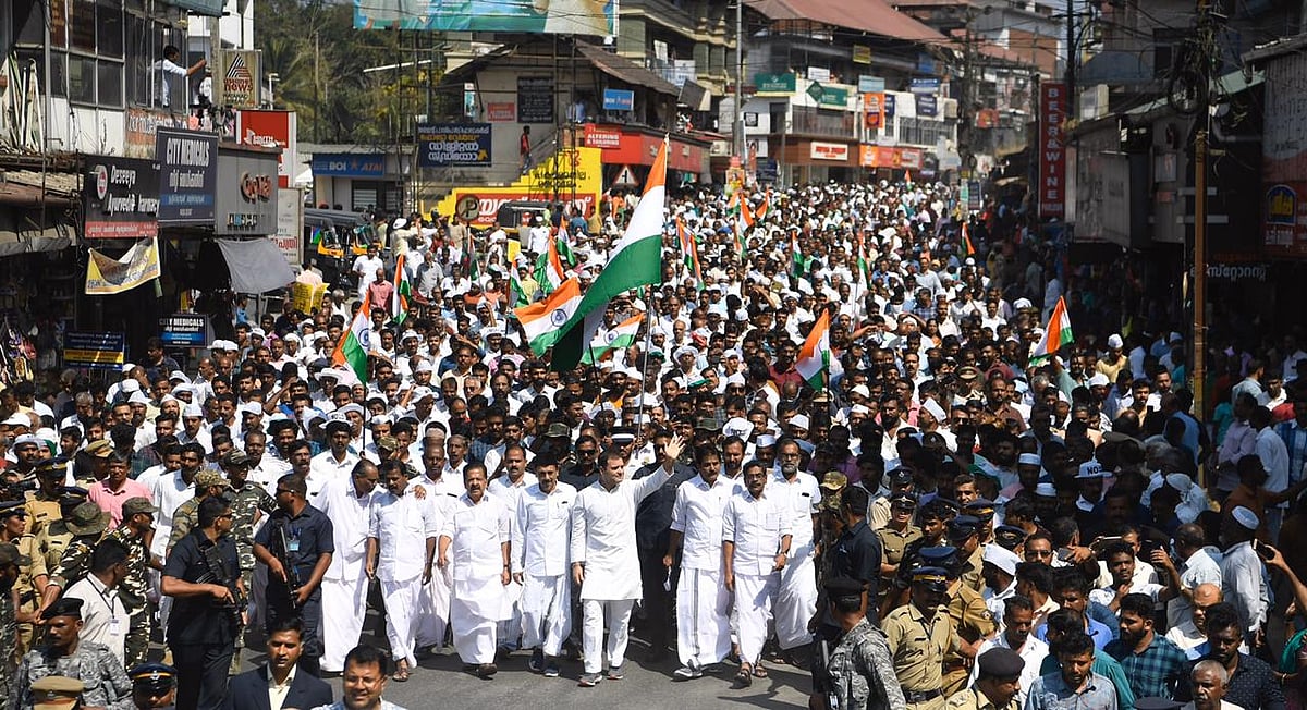 संविधान बचाओ मार्च: केरल में राहुल बोले- नाथूराम गोडसे और नरेंद्र मोदी एक ही विचारधारा में करते हैं विश्वास