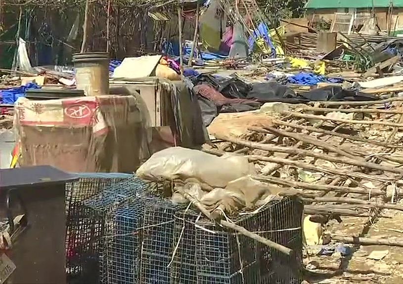 कर्नाटक: बांग्लादेशी बताकर बीजेपी विधायक ने गरीब भारतीयों के घरों पर चलवा दिया बुल्डोजर, हजारों लोग बेघर