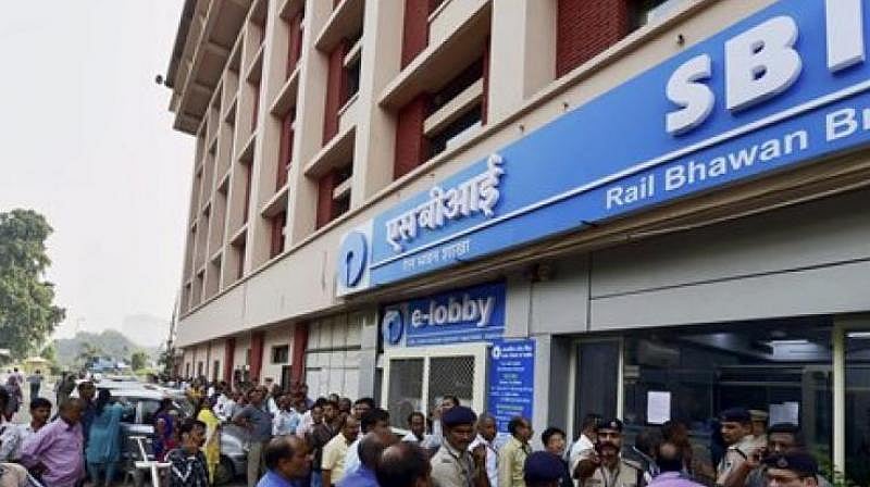 अर्थ जगत की 5 बड़ी खबरें: SBI ने अपने ग्राहकों को दिया झटका और एफसीआई ने 110 रुपए सस्ता किया गेहूं