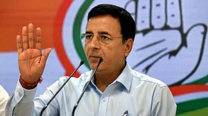 जेएनयू हिंसा: कांग्रेस का मोदी सरकार पर बड़ा हमला, कहा- गृह मंत्री अमित शाह की सहमति से खेला गया खूनी खेल
