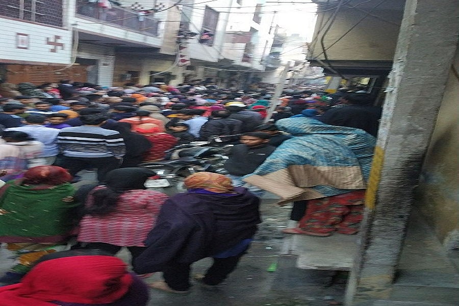 दिल्ली: कोचिंग सेंटर की निर्माणाधीन छत गिरने से कोहराम, 4 छात्रों समेत 5 लोगों की मौत, 13 अस्पताल में भर्ती