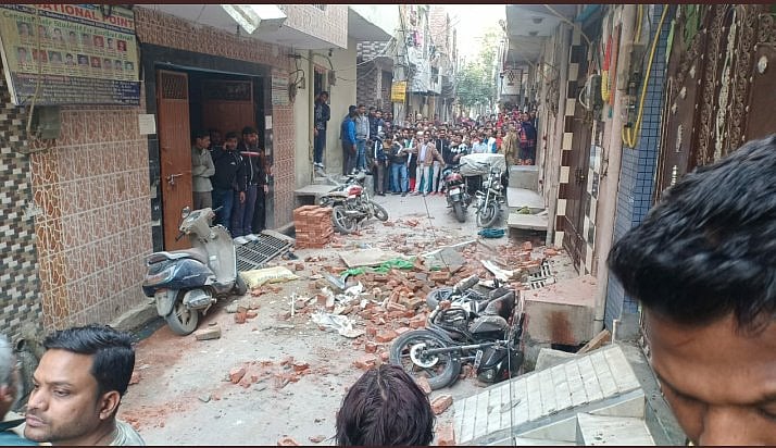 दिल्ली: कोचिंग सेंटर की निर्माणाधीन छत गिरने से कोहराम, 4 छात्रों समेत 5 लोगों की मौत, 13 अस्पताल में भर्ती