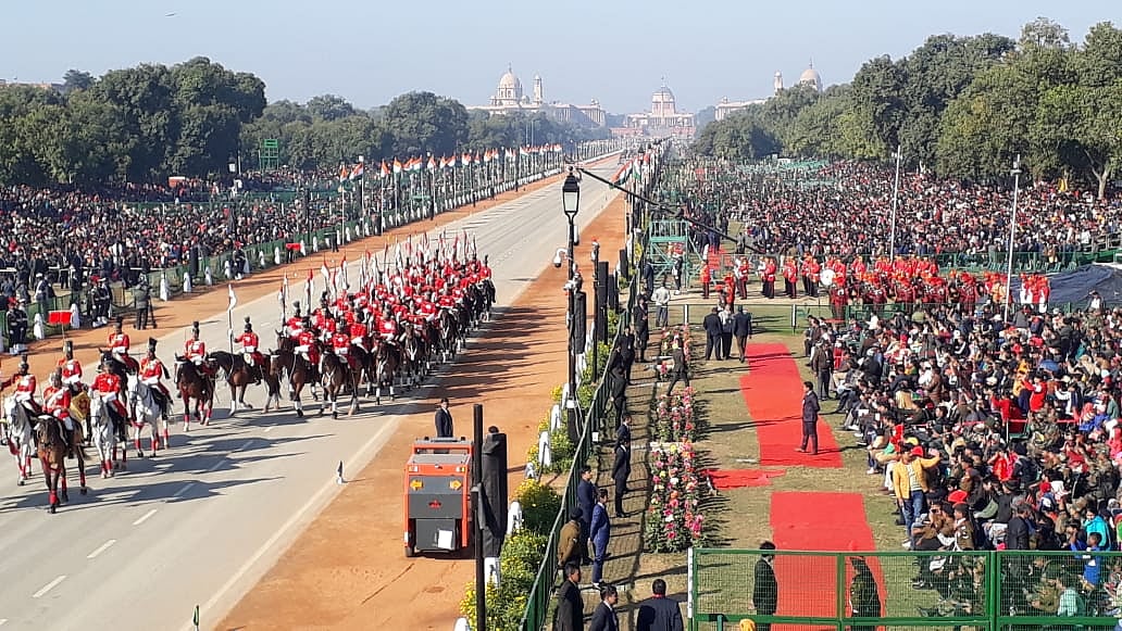बड़ी खबर LIVE: अर्थव्यवस्था को एक और झटका, लक्ष्य से करीब 2 लाख करोड़ कम रह सकता है टैक्स कलेक्शन