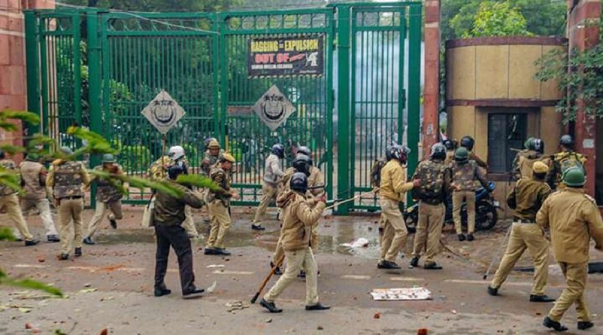 दिल्ली पुलिस की तोड़फोड़ के खिलाफ जामिया प्रशासन  ने मोदी सरकार को भेजा 2.66 करोड़ का बिल