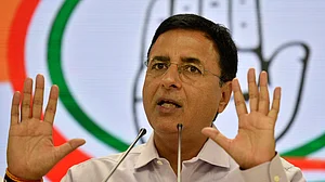 मोदी सरकार 112 करोड़ देशवासियों की जेब से 1,60,000 करोड़ लूट रही, यह एक बहुत बड़ा घोटाला है: कांग्रेस