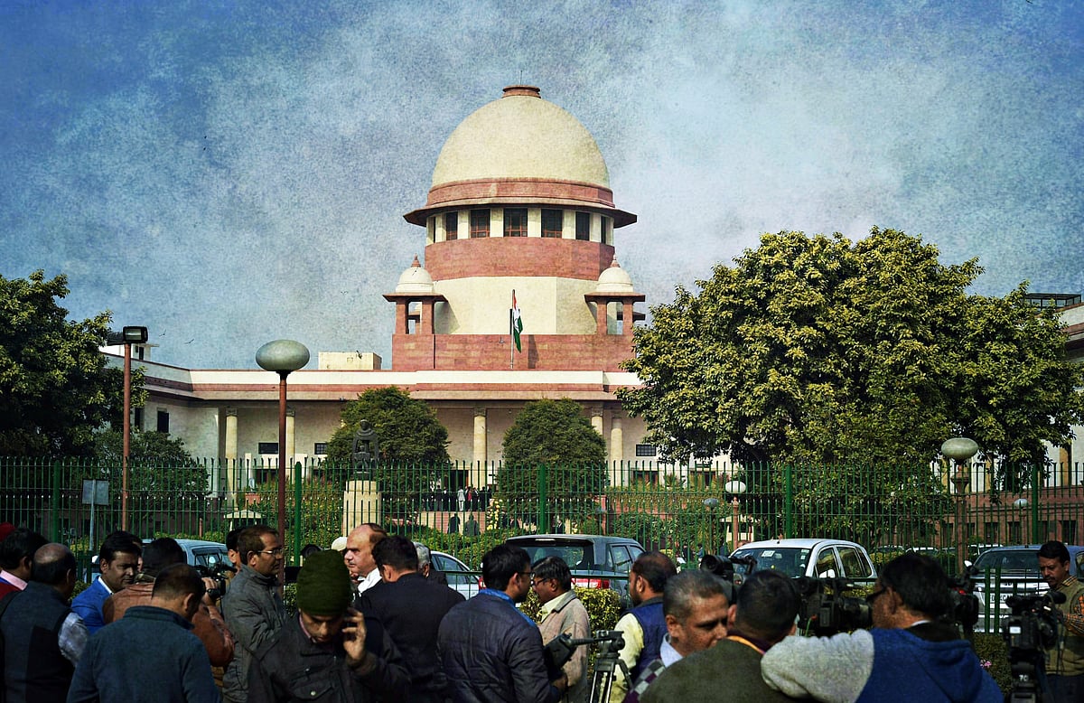 सरकार और टेलीकॉम कंपनियों को सुप्रीम कोर्ट की फटकार, कहा- देश में कोई कानून बचा है, अदालत बंद कर दें? 