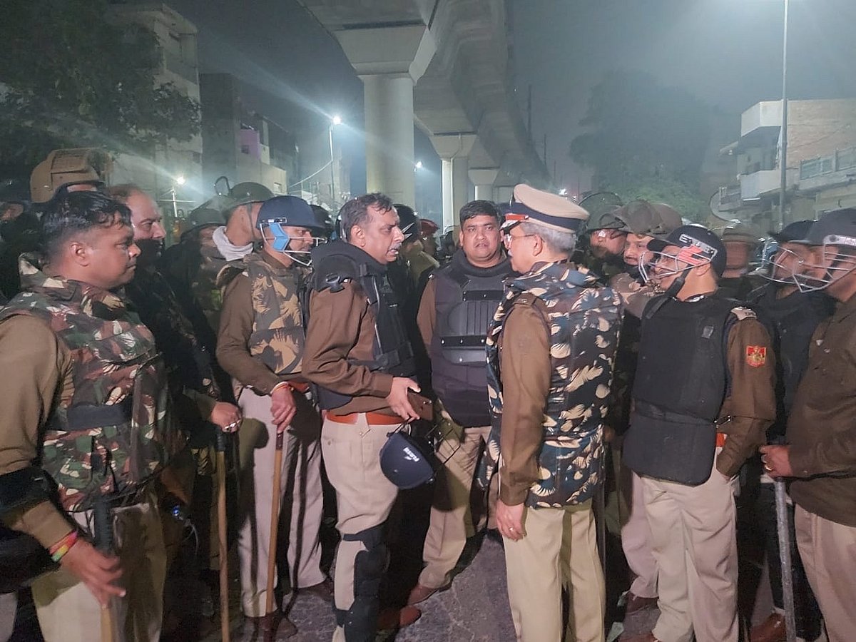 दिल्ली हिंसा: उत्तर-पूर्वी दिल्ली के सभी सरकारी और प्राइवेट स्कूल बंद, परीक्षाएं रद्द