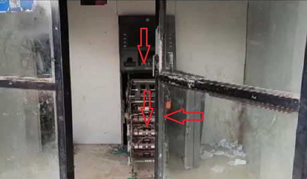 बिहार: SBI का ATM काटकर 25 लाख रुपये उड़ा ले गए चोर, पुलिस को भनक तक नहीं लगी