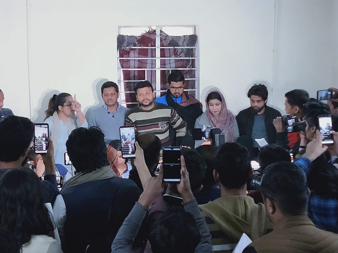 छात्राओं के निजी अंगों पर किए गए हमले, फाड़े कपड़े: जामिया छात्रों ने प्रेस कांफ्रेंस कर सुनाई बर्बरता की कहानी