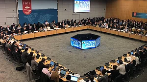 दुनिया की 5 बड़ी खबरें: FATF में पाकिस्तान को लगा बड़ा झटका और मासूम मदीहा को इंसाफ दिलाने के लिए सोशल मीडिया पर मुहिम