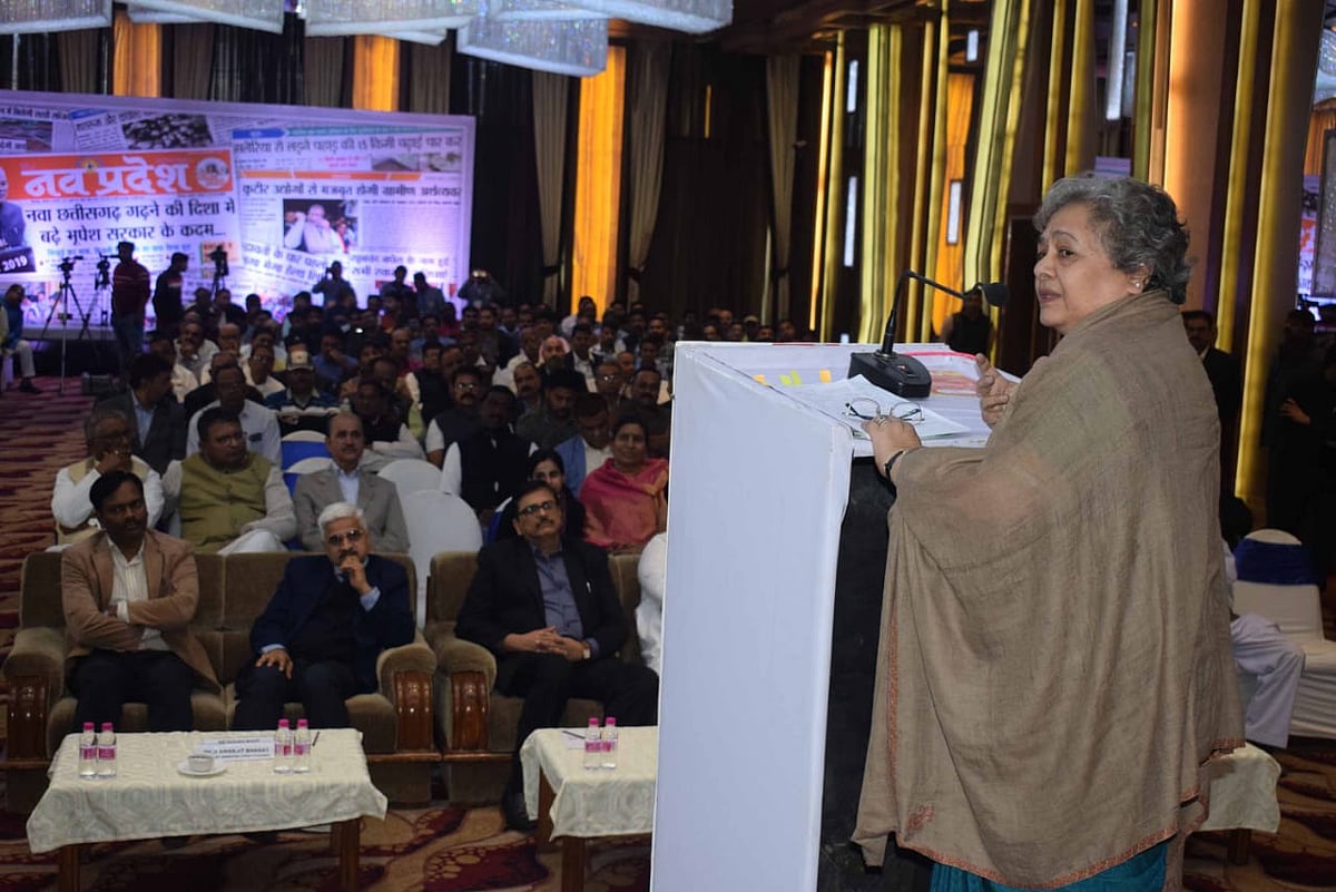 गांव, किसान-मजदूर देश की सनातन प्राथमिकताएं, महिलाओं की भागीदारी जरूरी: मृणाल पांडे 