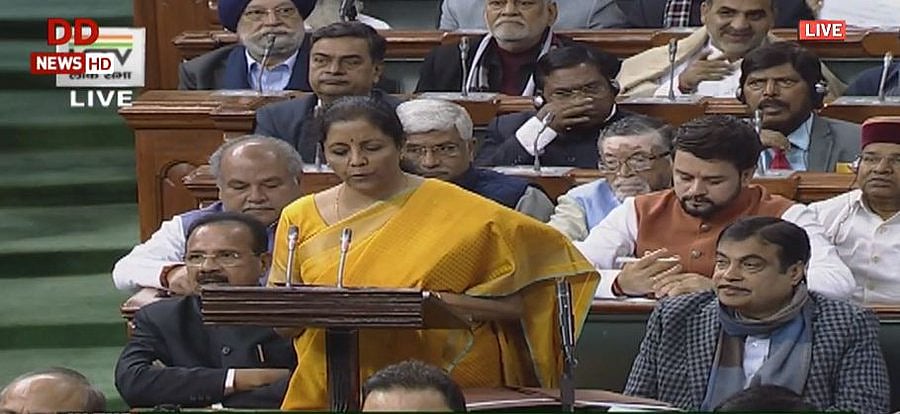 बजट 2020: वित्त मंत्री निर्मला सीतारमण ने लोकसभा में पेश किया देश का बजट, जानें आपके लिए क्या है खास