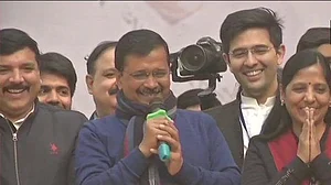 दिल्ली में फिर लौटी ‘आप’ की सरकार, चिदंबरम, तेजस्वी, शरद पवार समेत कई नेताओं ने दी बधाई, जानें किसने क्या कहा?