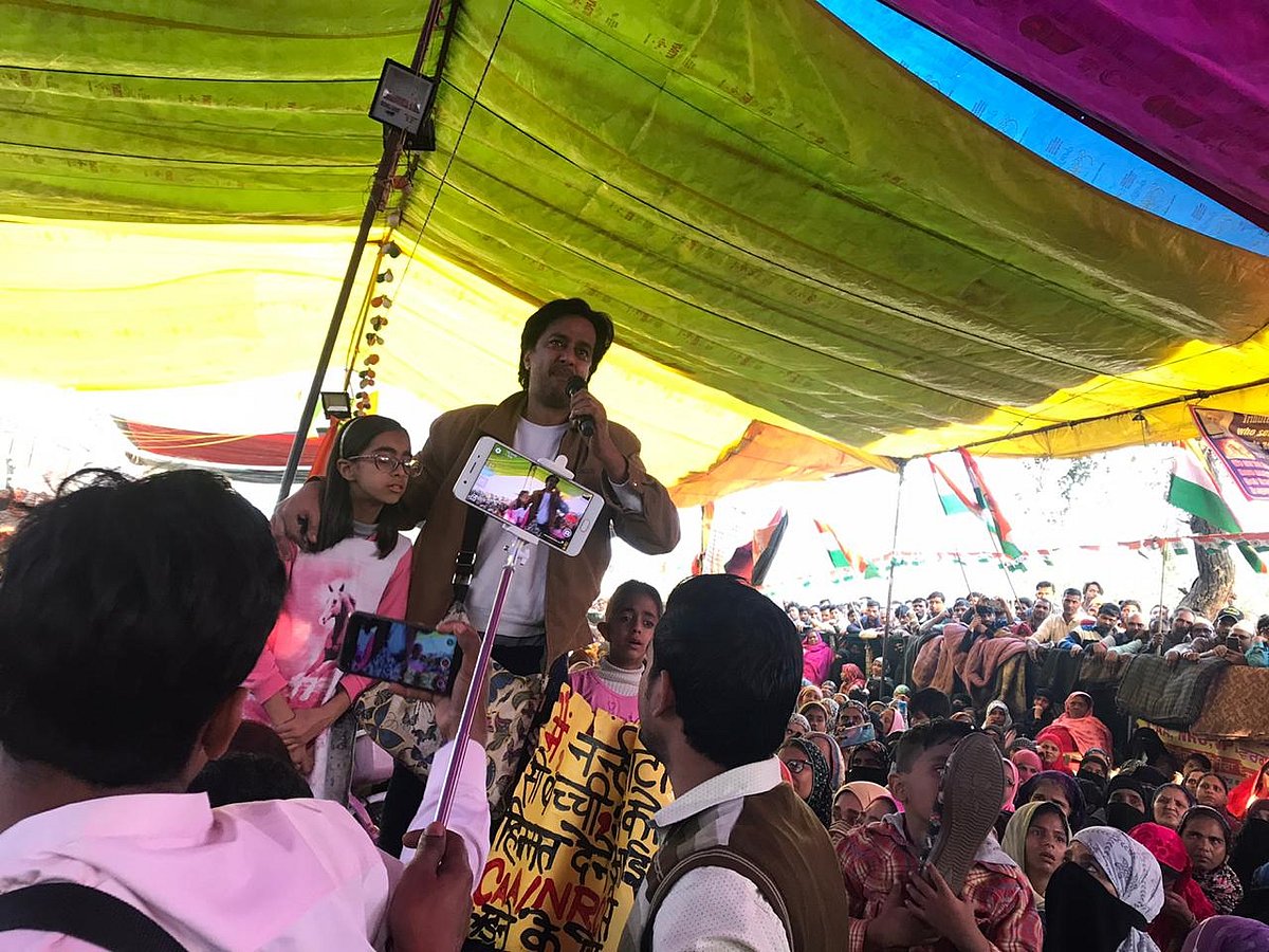 शाहीन बाग के प्रदर्शनकारियों से बोले वार्ताकार- जगह बदलने से आपकी लड़ाई कमजोर नहीं हो जाएगी
