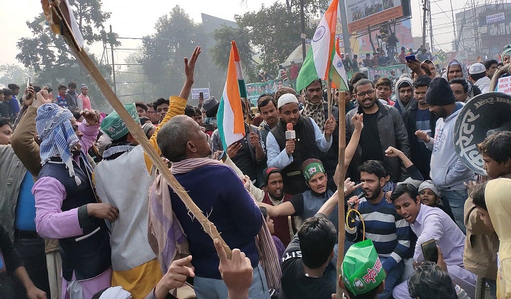 CAA: दिल्ली के शाहीन बाग के बाद पटना में भी प्रदर्शनस्थल पर फायरिंग, 3 राउंड गोली चलाने वाले 3 आरोपी गिरफ्तार