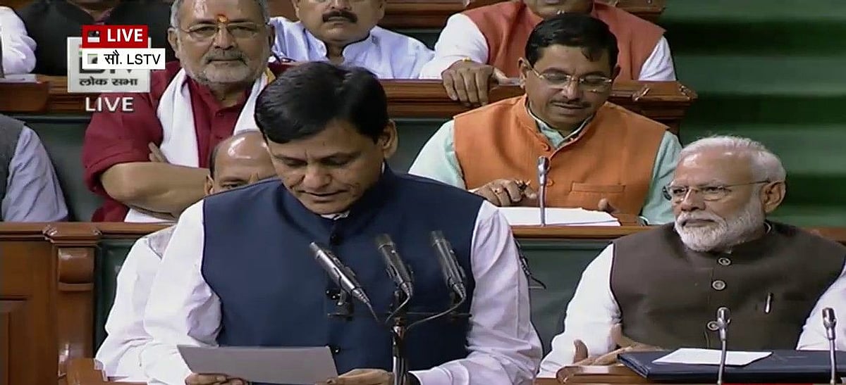 NRC पर सड़क से लेकर संसद तक संग्राम, सरकार ने लिखित में कहा- पूरे देश में लागू करने पर फिलहाल कोई फैसला नहीं