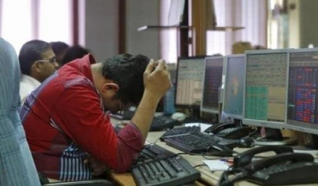 अर्थ जगत की 5 बड़ी खबरें : दशक का सबसे मनहूस सप्ताह, 7 फीसदी टूटे सेंसेक्स, निफ्टी, फिर घटे पेट्रोल, डीजल के दाम