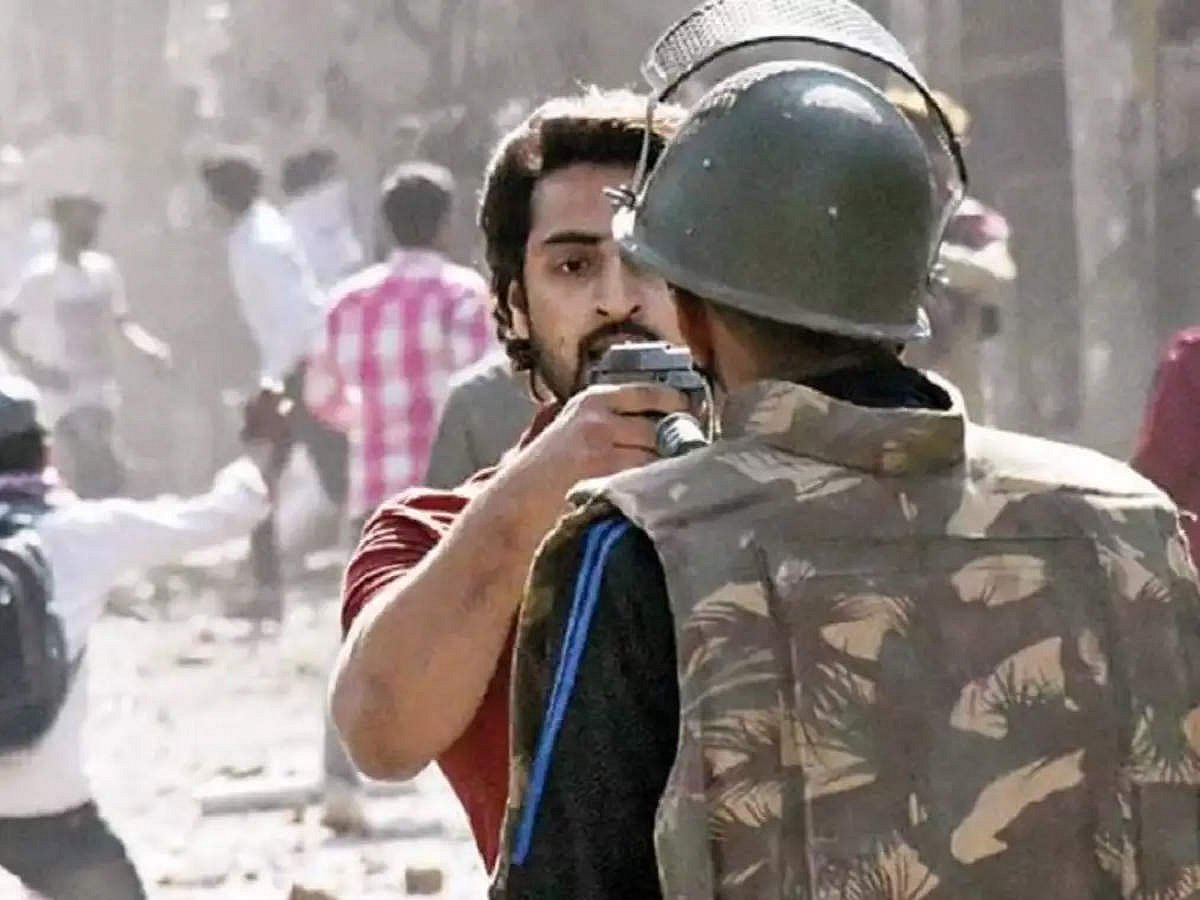 दिल्ली हिंसा: एक लाठी के सहारे ‘डर’ और ‘शाहरुख’ पर जीत पाने वाले पुलिसकर्मी दीपक  से जानें उस दिन क्या हुआ...