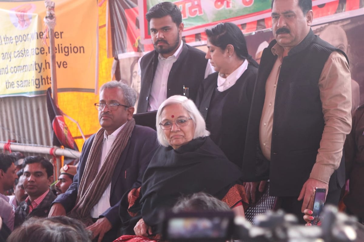 शाहीन बाग के प्रदर्शनकारियों से बोले वार्ताकार- जगह बदलने से आपकी लड़ाई कमजोर नहीं हो जाएगी