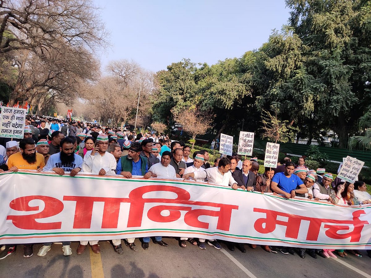 बड़ी खबर LIVE: दिल्ली के मौजपुर इलाके में फिर से तनाव की खबर, सीआरपीएफ और आईटीबीपी की गश्त शुरु