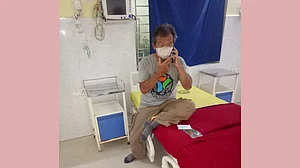 कोरोना के दिखे नए लक्षण, बुखार-खांसी ही नहीं, ये समस्याएं भी संक्रमित मरीजों में आई नजर