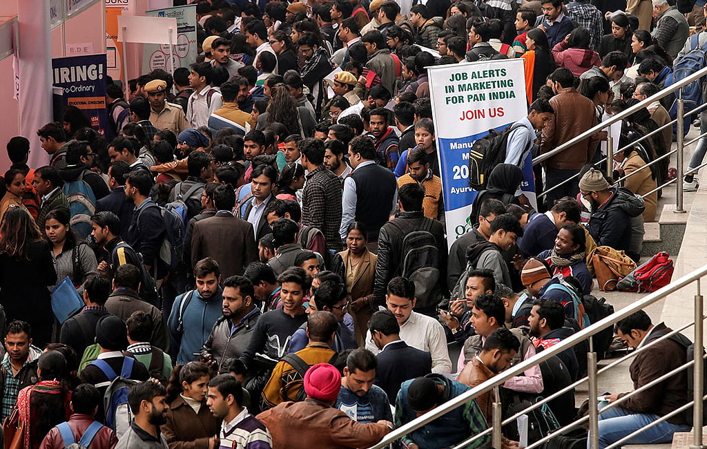 देश की बेरोजगारी दर में फरवरी में भी उछाल, ताजा आंकड़ों में चार महीने में सबसे ज्‍यादा बेकारी  