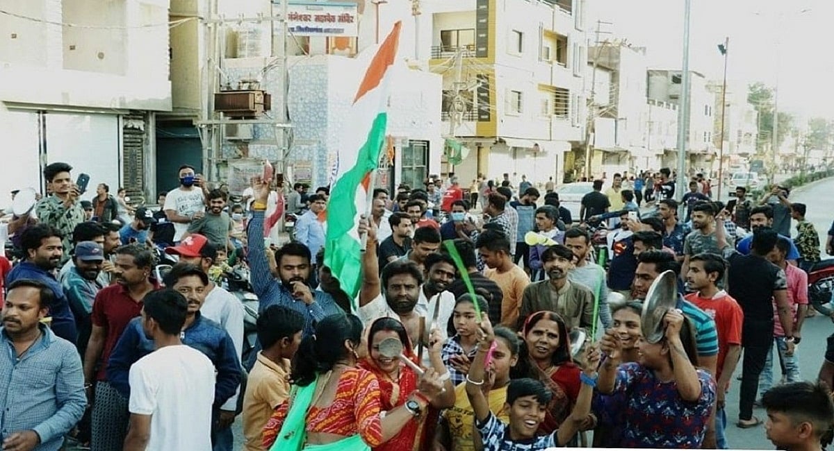 राम पुनियानी का लेखः कोरोना से लड़ाई में अंधश्रद्धा की जगह नहीं, सरकार के साथ बीजेपी-संघ को भी होना होगा गंभीर