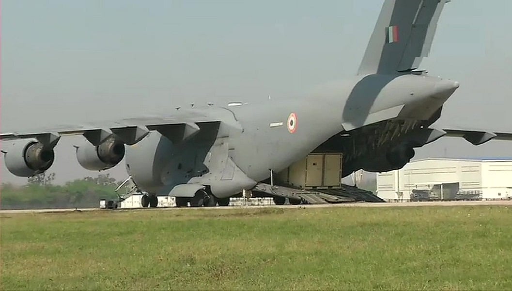 कोरोना वायरस से मचे कोहराम के बीच ईरान में फंसे 58 भारतीयों को लाया गया भारत, हिंडन एयरबेस पर उतरा विमान