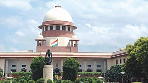 कोरोना के चलते युद्ध जैसे हालात, फिर भी सरकार की आधी-अधूरी तैयारी, सु्प्रीम कोर्ट में PIL दाखिल, सोमवार को सुनवाई