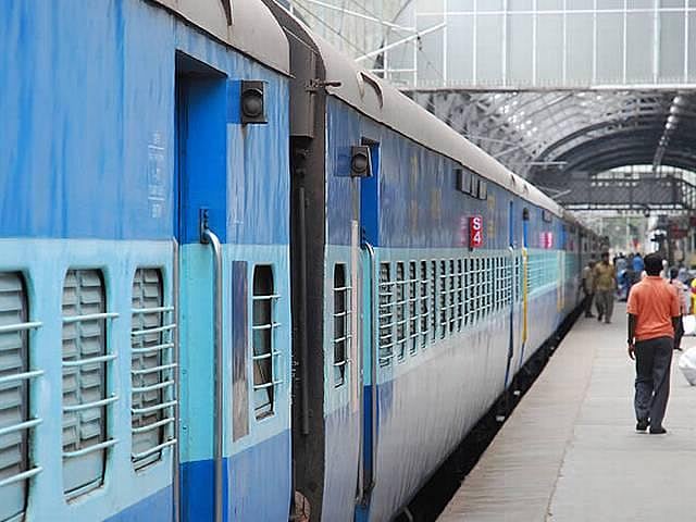 रेलवे के इतिहास में पहली बार! 31 मार्च तक रद्द की गईं सभी ट्रेनें, कोरोना के चलते लिया ये बड़ा फैसला