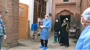 यूपीः शामली में कोरोनो का केस मिला तो योगी ने प्रदेश को किया लॉकडाउन, कई जिलों में संदिग्ध मामले से हड़कंप