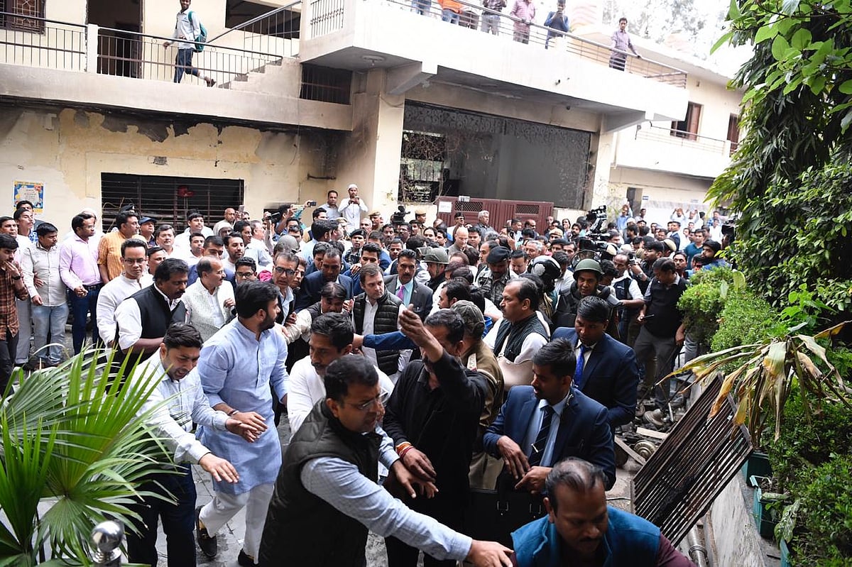 दिल्ली के हिंसाग्रस्त इलाकों का राहुल गांधी ने किया दौरा, बोले- नफरत और हिंसा से जलाया जा रहा देश का भविष्य